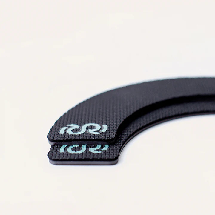 Close-up of the textured edge and thickness of a Rhythm Rest magnetic grip